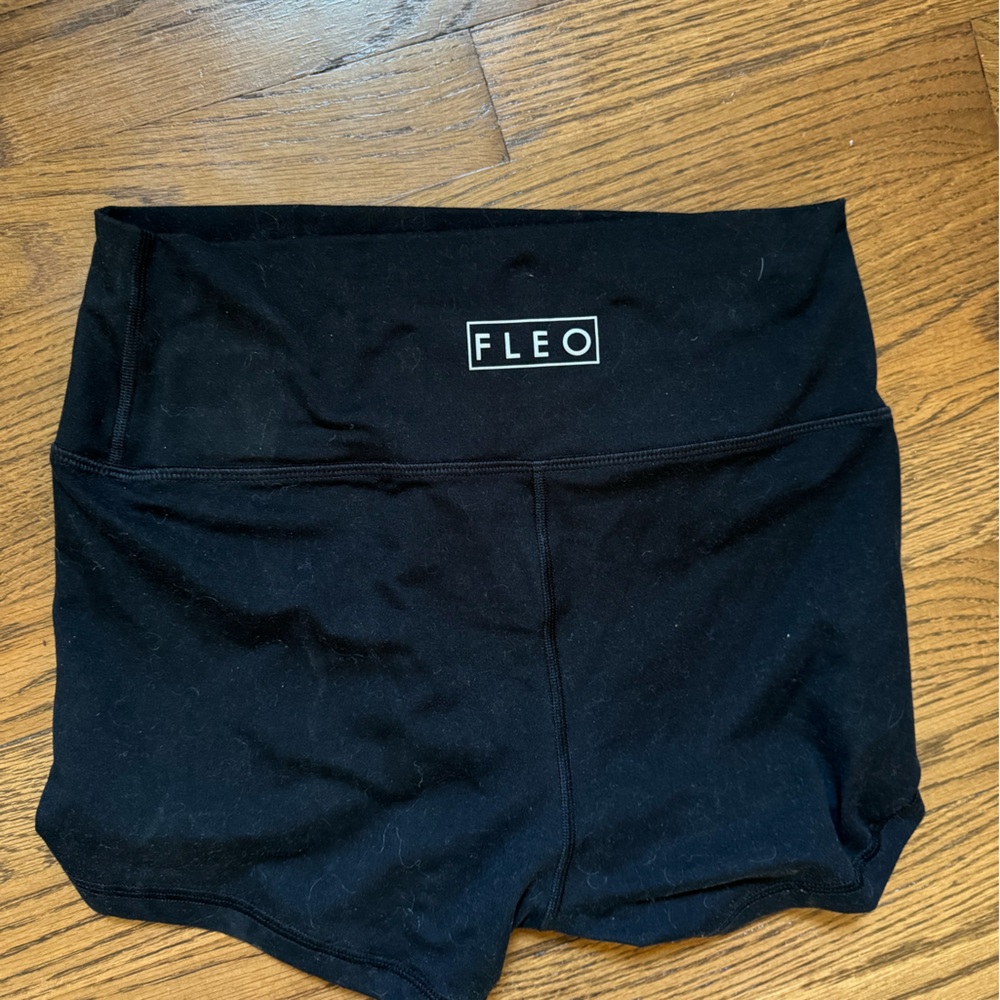 Lack fleo shorts size medium